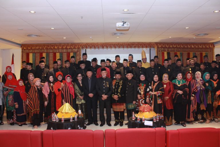 Wali Nanggroe bersama Ketua MAA kukuhkan MAA Perwakilan Jakarta